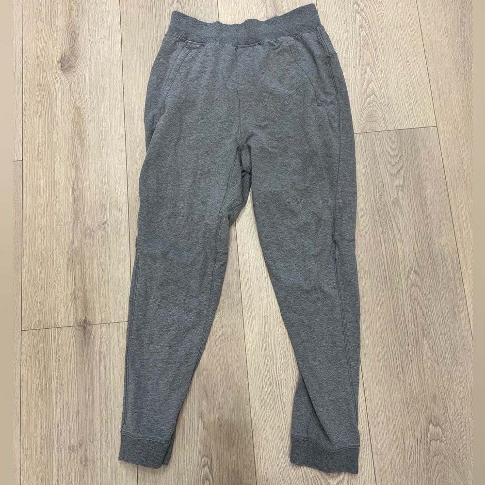Lululemon women’s grey sweats size small workout pantss leggings cozy